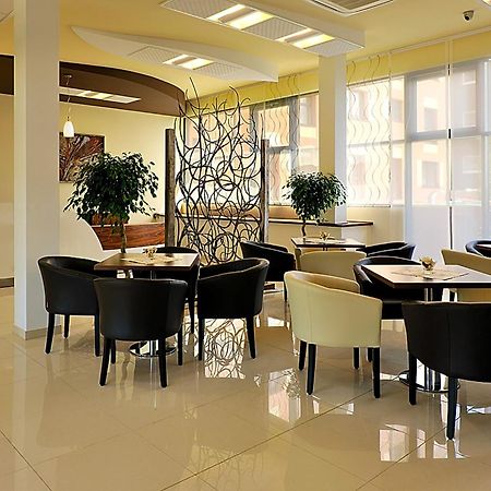 Melrose Apartments Bratislava Bagian luar foto