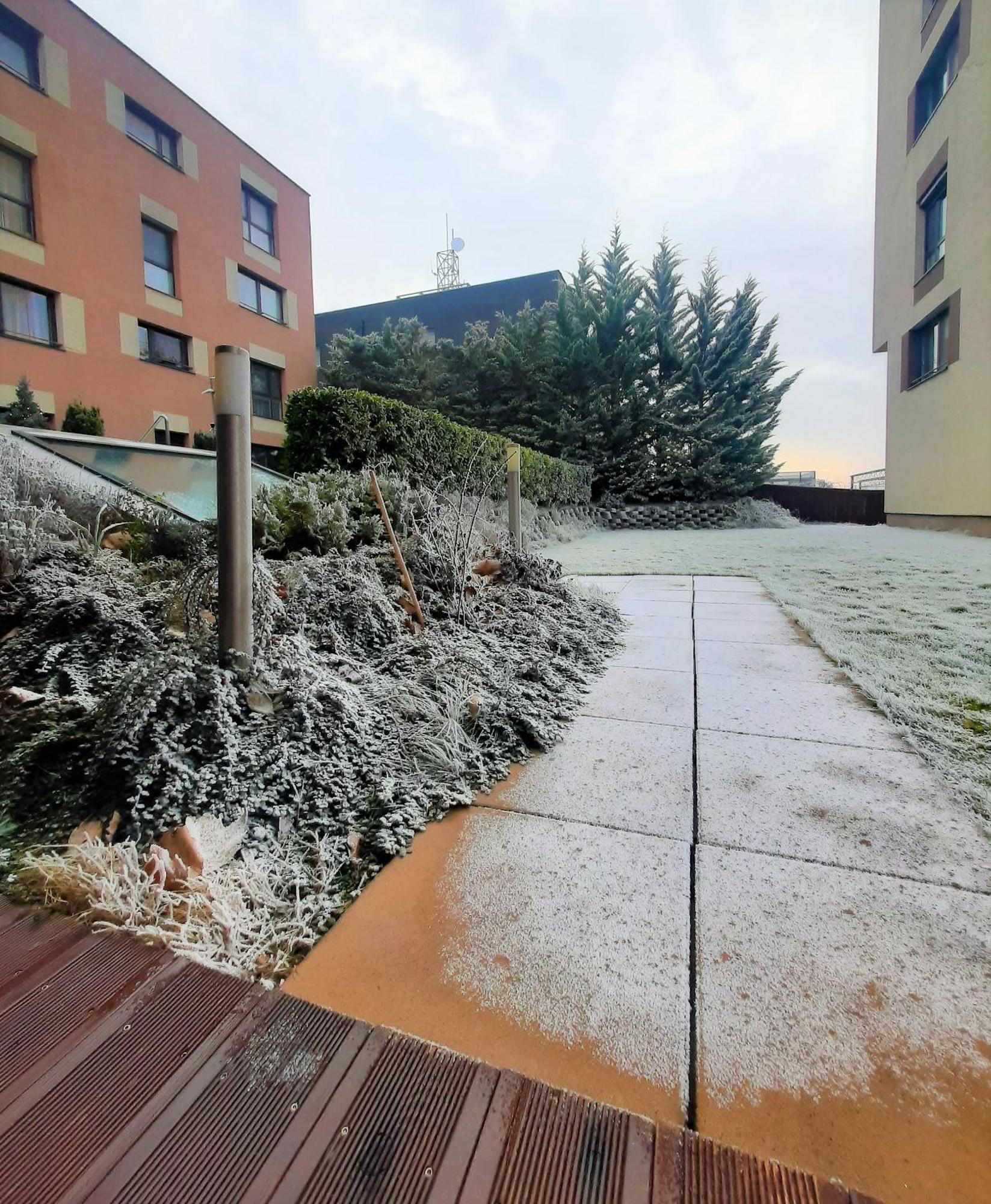 Melrose Apartments Bratislava Bagian luar foto