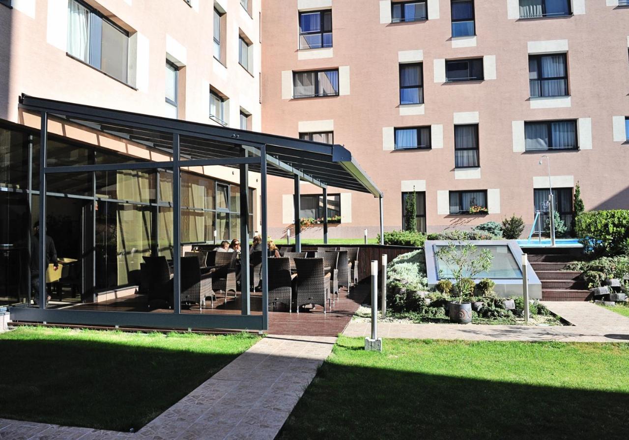 Melrose Apartments Bratislava Bagian luar foto