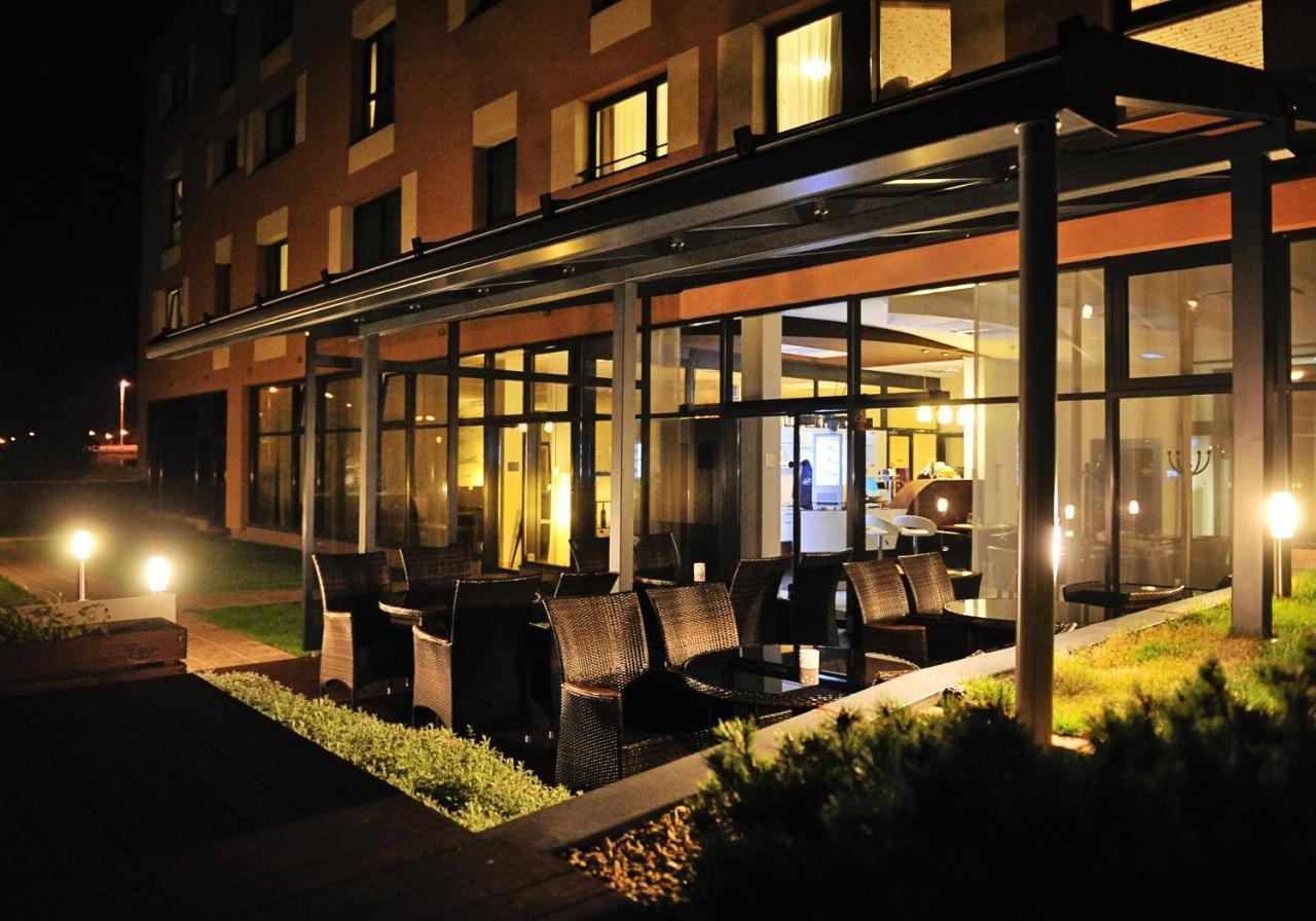 Melrose Apartments Bratislava Bagian luar foto