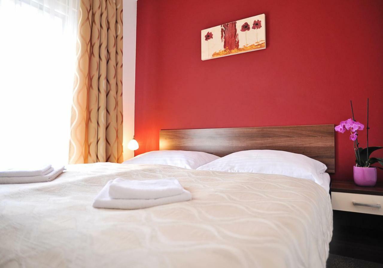 Melrose Apartments Bratislava Bagian luar foto